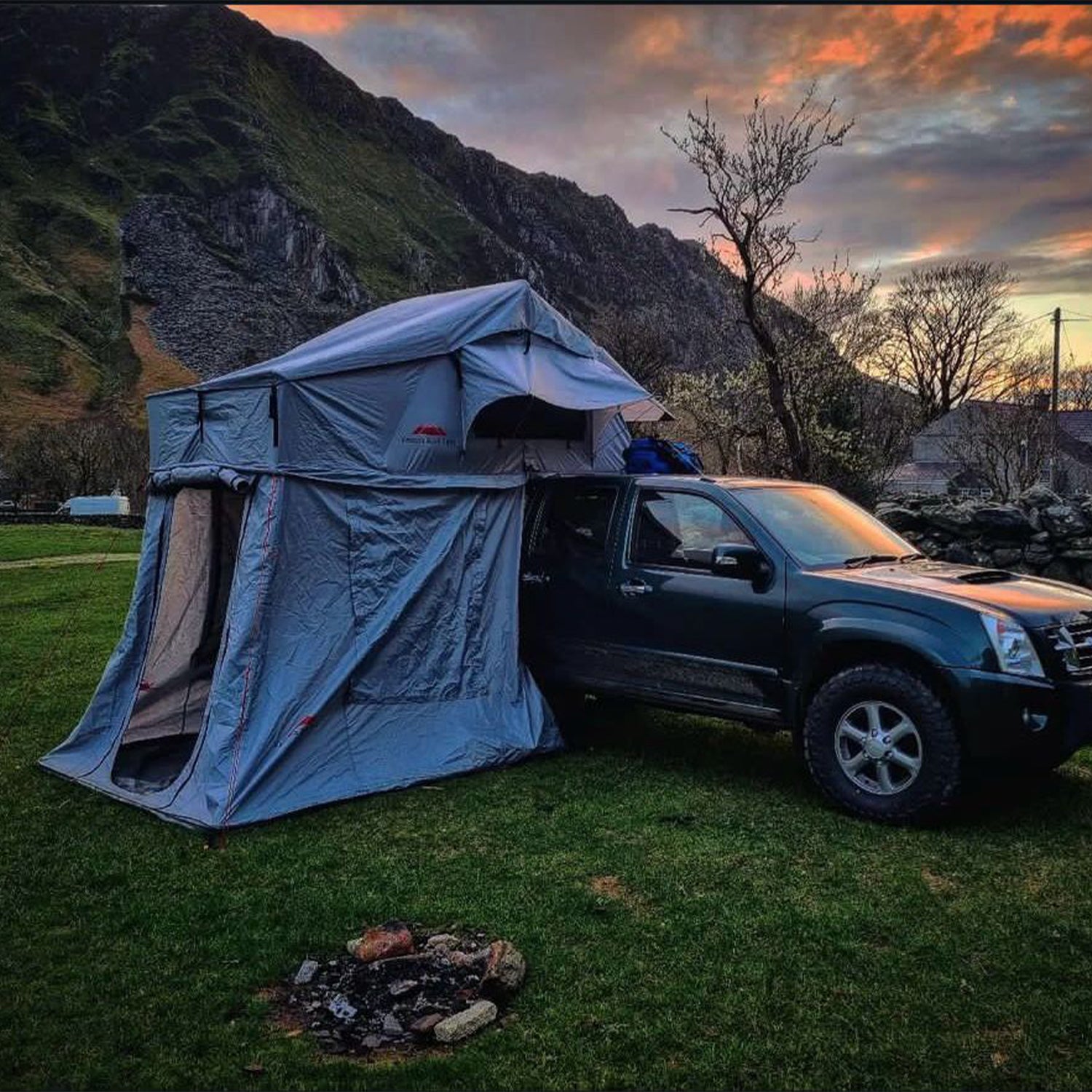 Extended Ventura Deluxe 1.4m Roof Top Tent + Annex